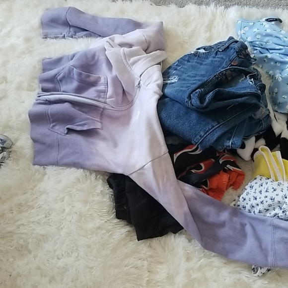 Large bundle of girls clothes - Picture 3 of 4